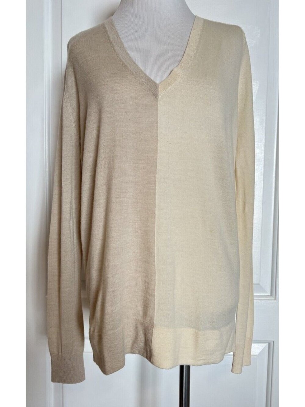 $275 THEORY Colorblock 100% Wool V-Neck Sweater Tunic Top Designer Beige Ivory M